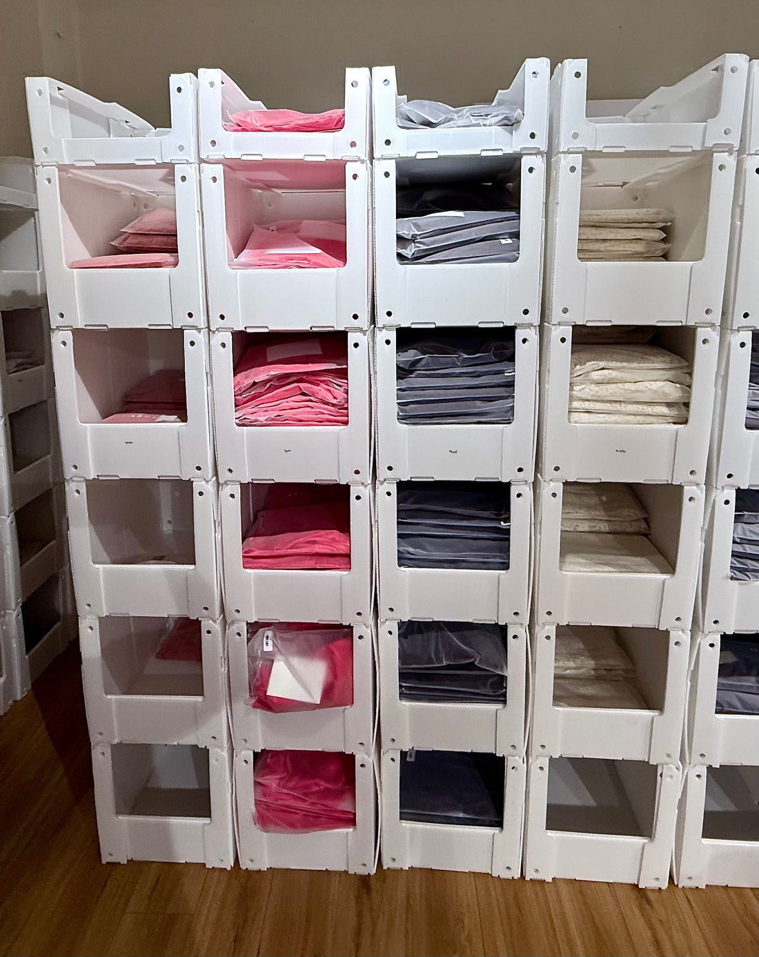 Stackable vs Nestable Bins: What’s Better for Your Warehouse Workflow?